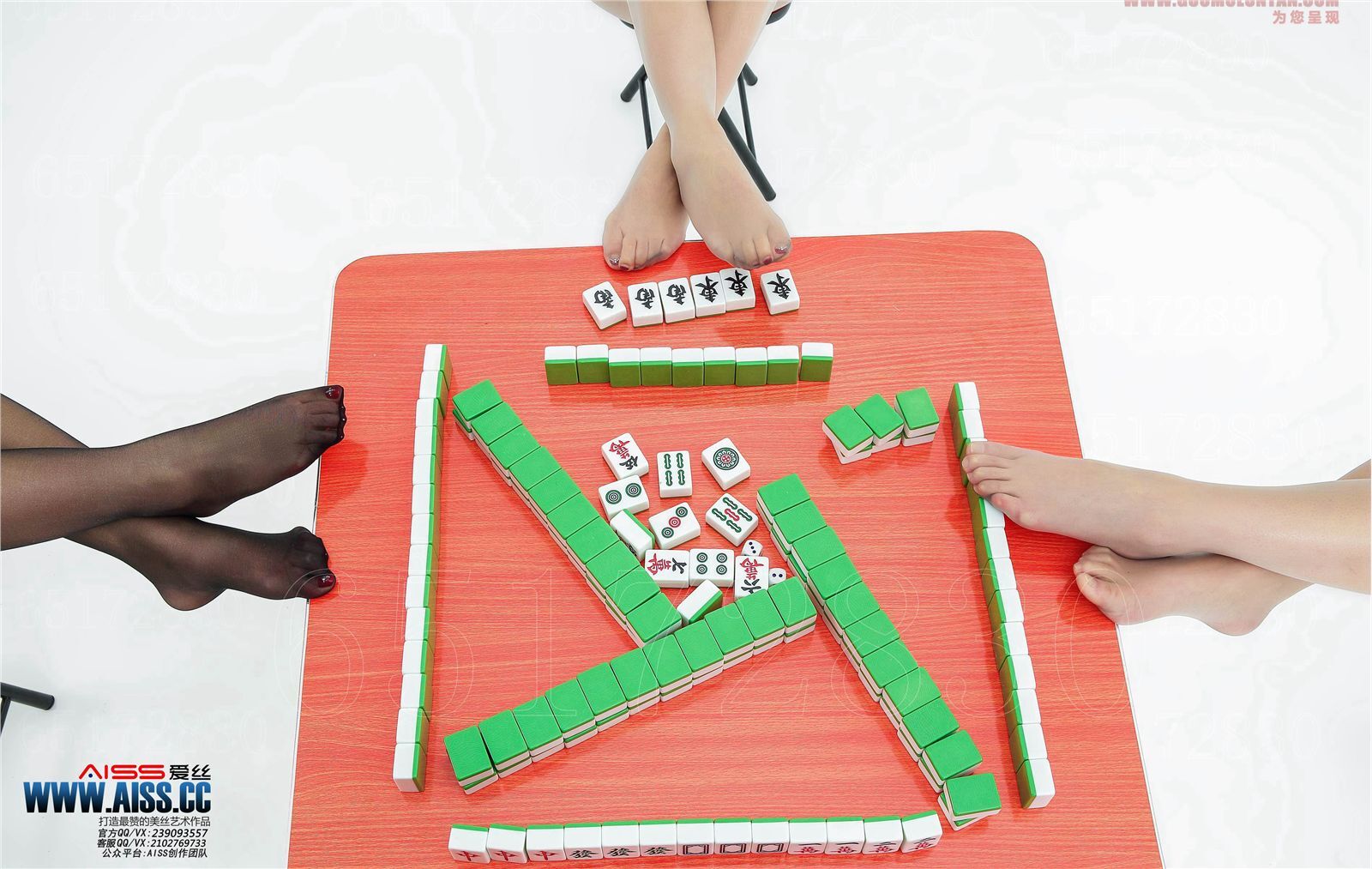 [AISS爱丝]丝袜美腿外拍 NO.080 过年回家打牌